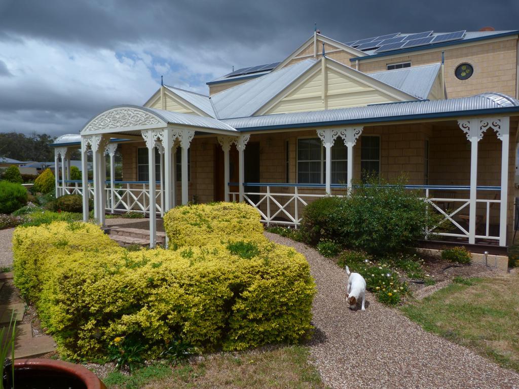 Grovely House Bed and Breakfast Stanthorpe Exteriör bild